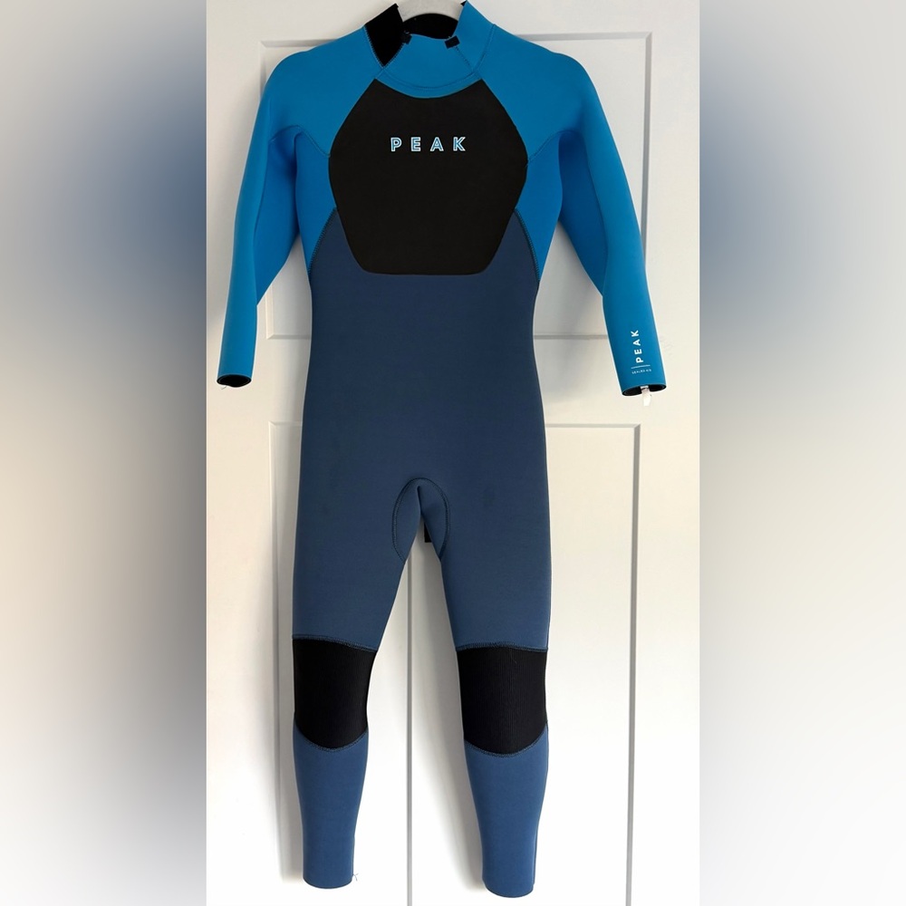 NEW PEAK 4/3mm Wetsuit – Size 12